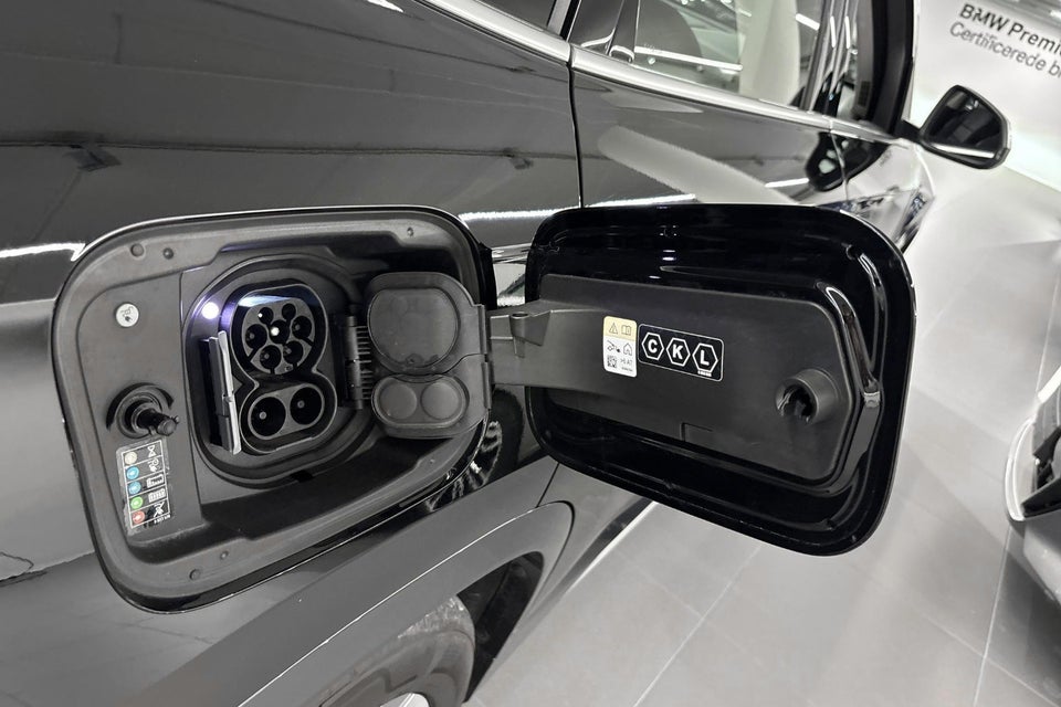 BMW iX1 eDrive20 X-Line 5d