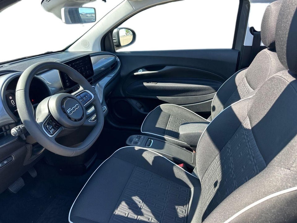 Fiat 500e 42 Icon Cabrio 2d