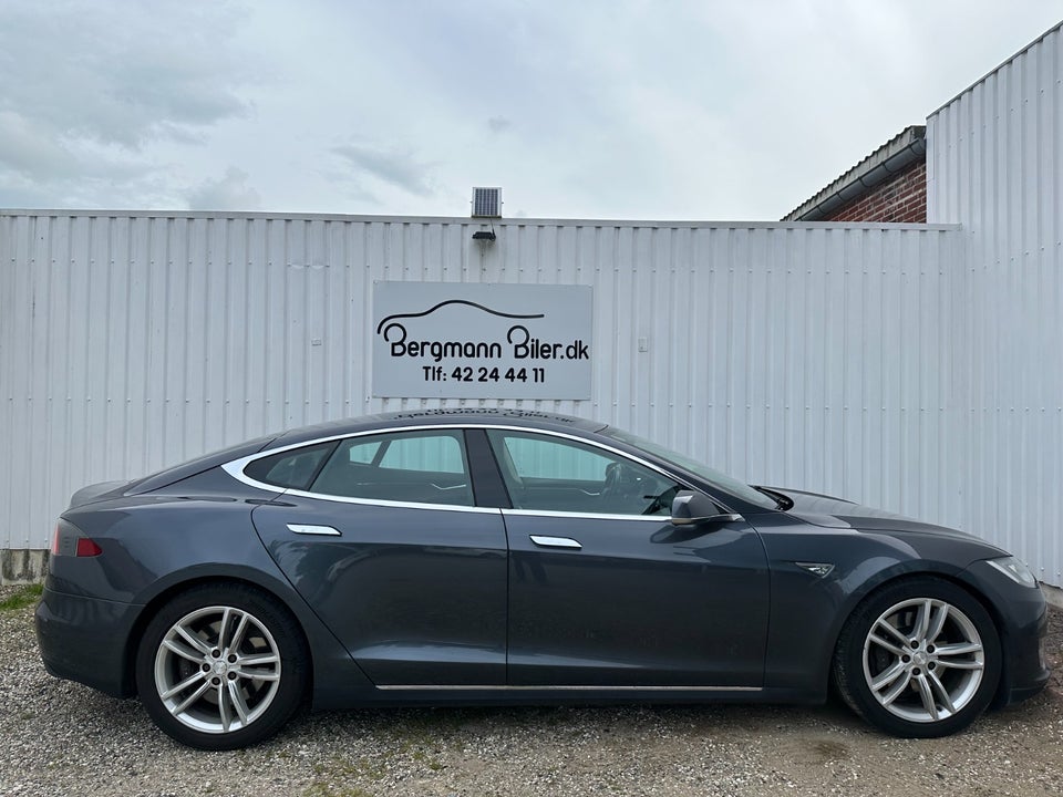 Tesla Model Y Long Range AWD 5d