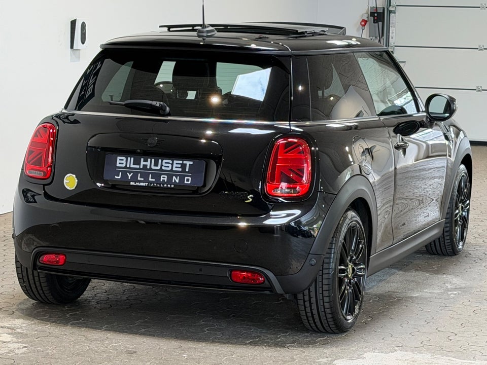MINI Cooper SE Classic Trim 3d