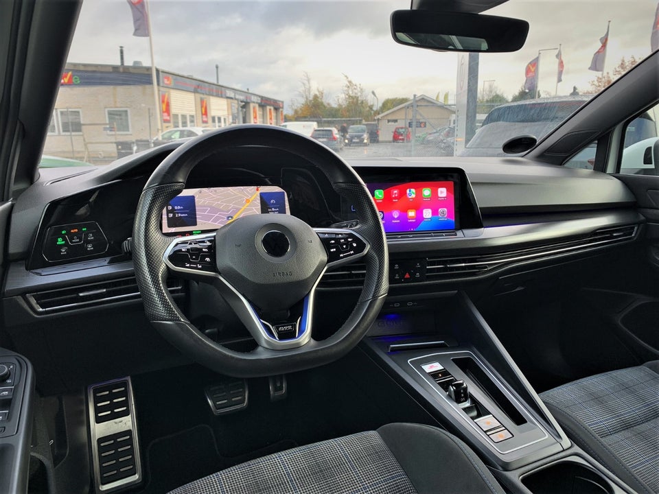 VW Golf VIII 1,4 GTE DSG 5d