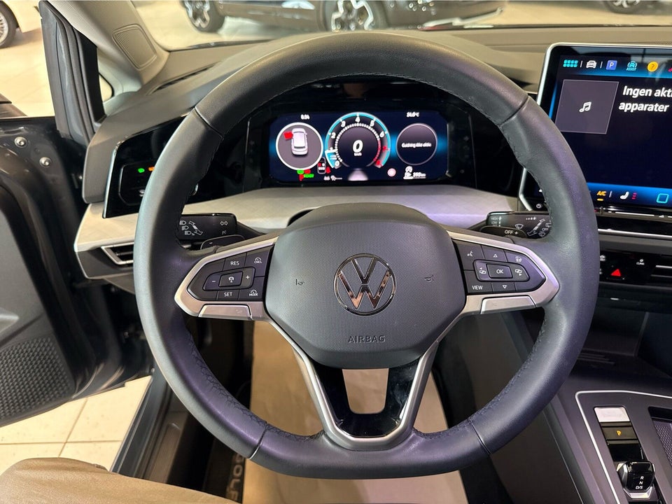 VW Golf VIII 1,5 eTSi 150 Life DSG 5d