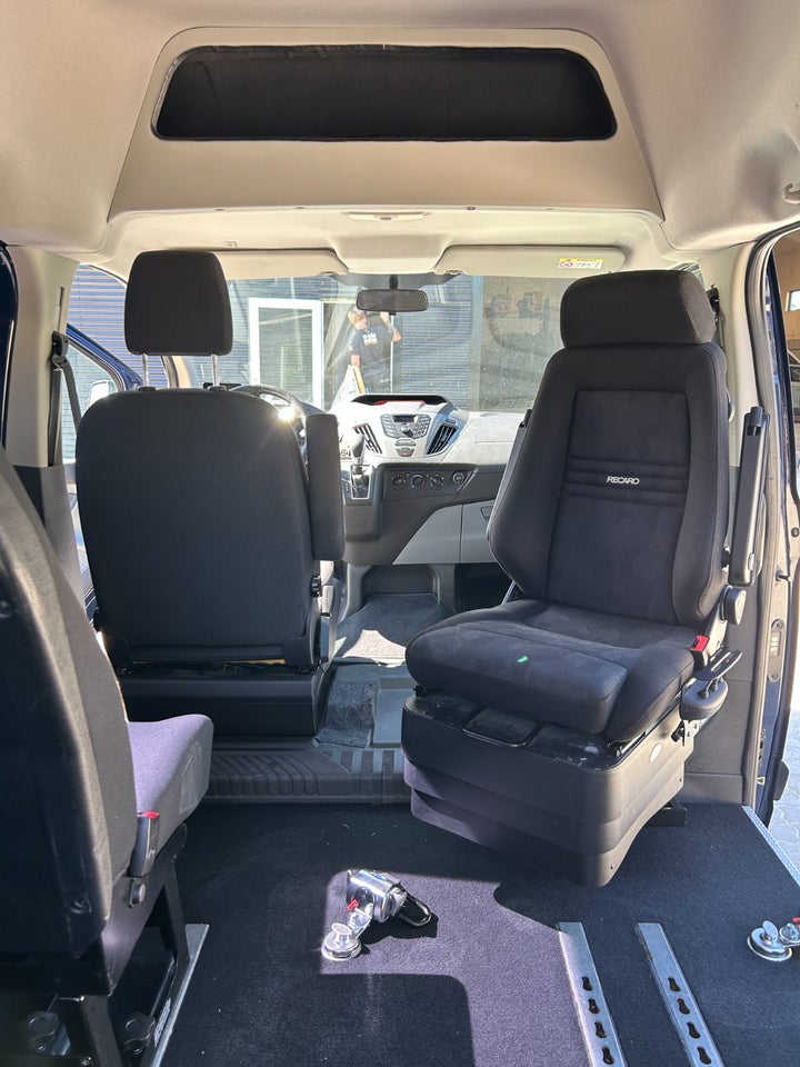 Ford Transit Custom Kombi 310 L1 2,0 TDCi 130 Ambiente aut.