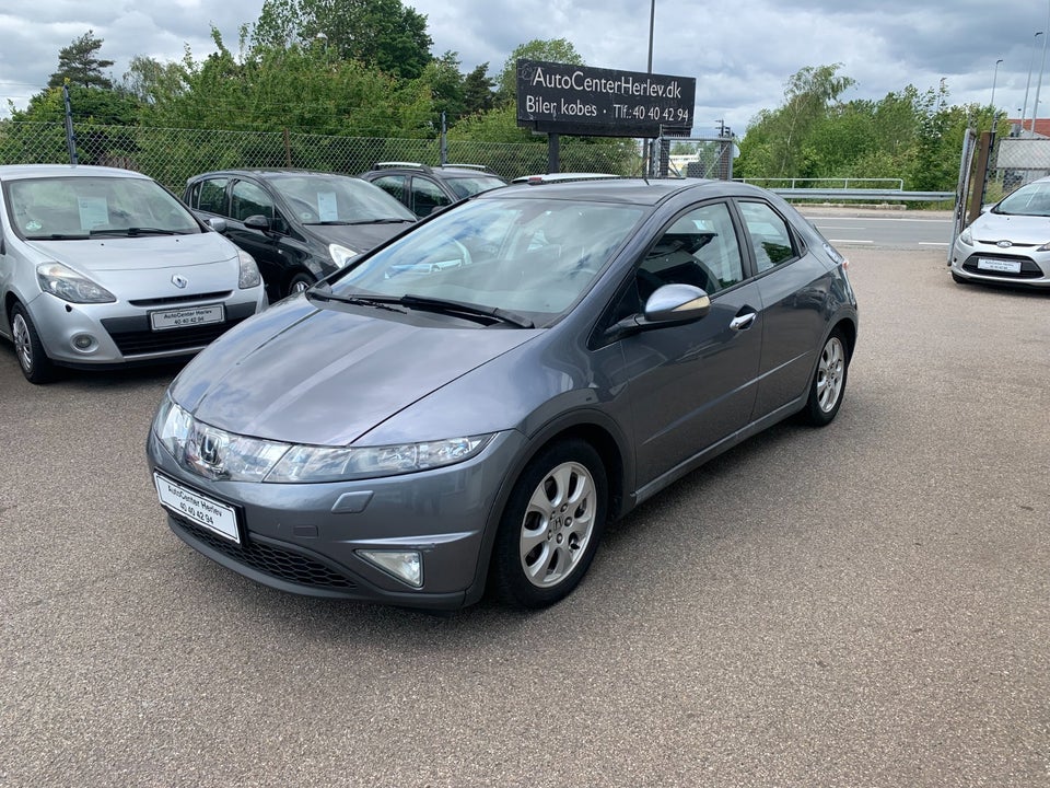 Honda Civic 1,8 Executive 5d