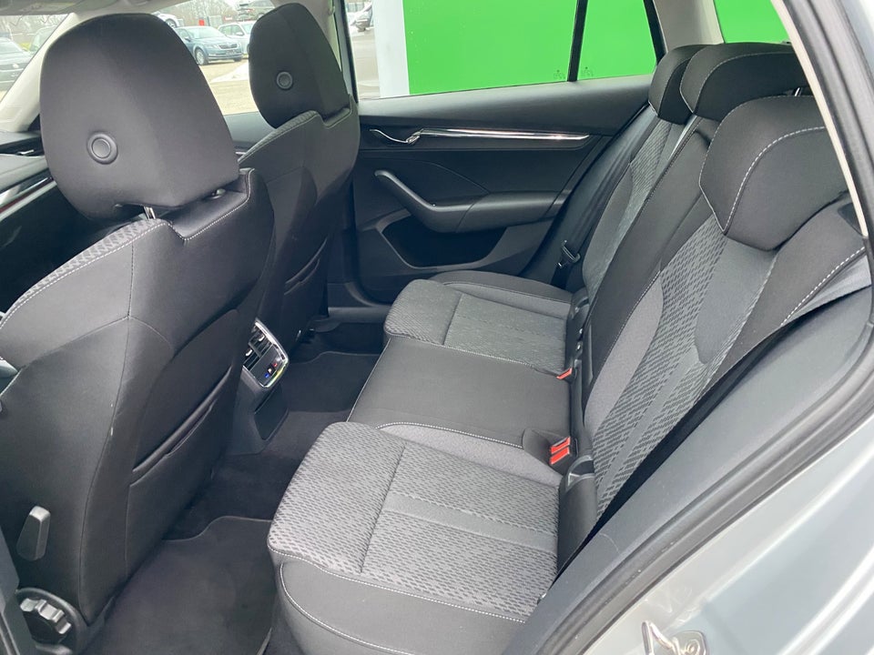 Skoda Octavia 1,4 TSi iV Plus Combi DSG 5d