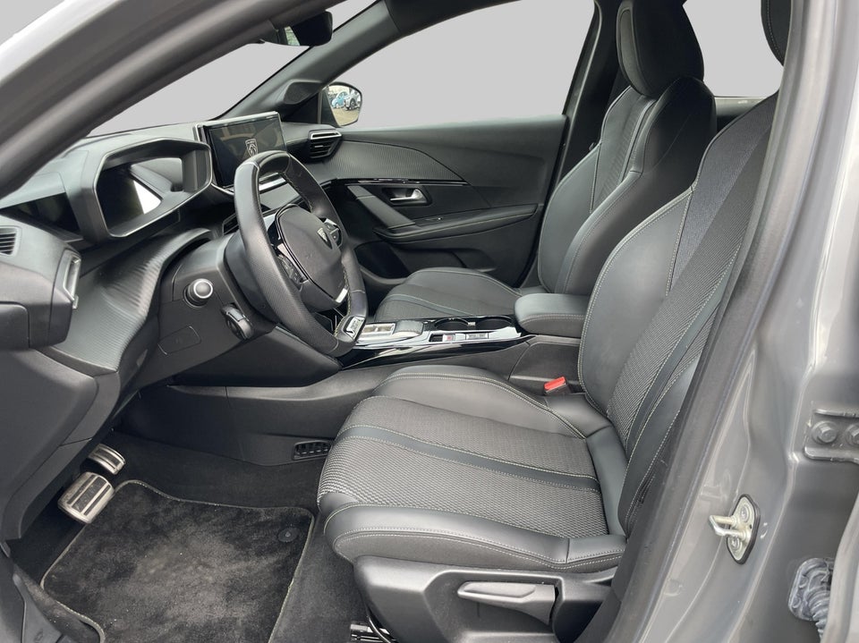 Peugeot e-208 54 GT 5d