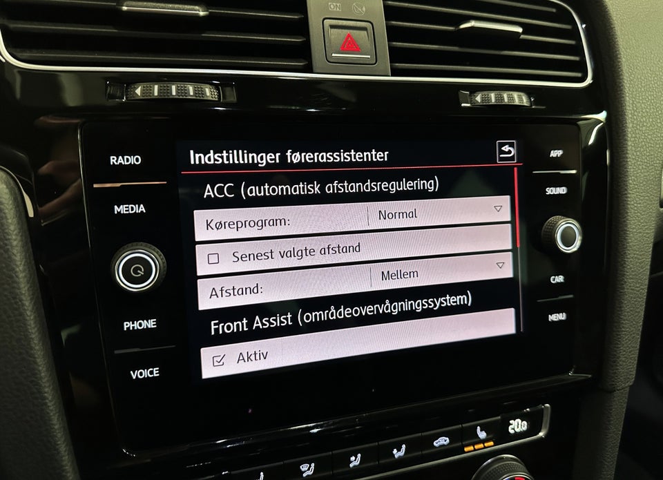VW Golf VII 2,0 GTi DSG 5d