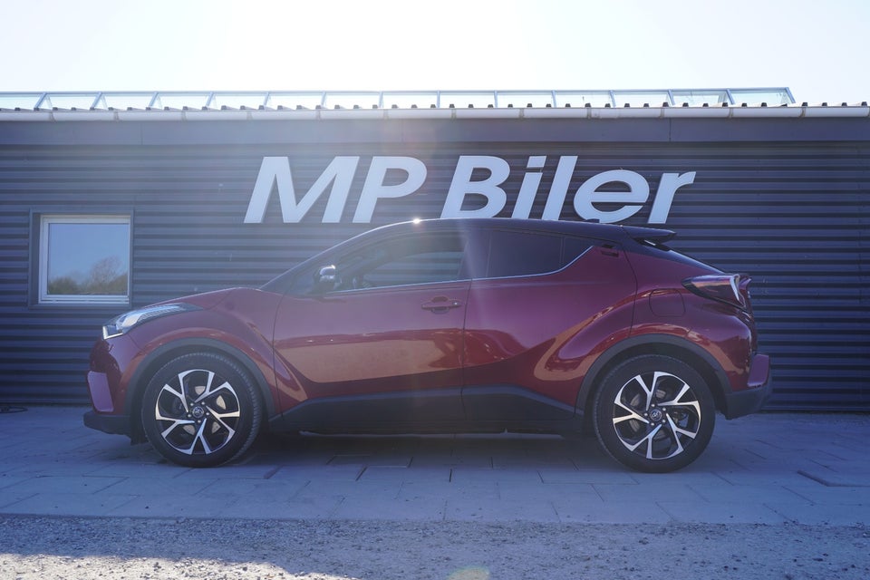 Toyota C-HR 1,8 Hybrid Premium Selected CVT 5d