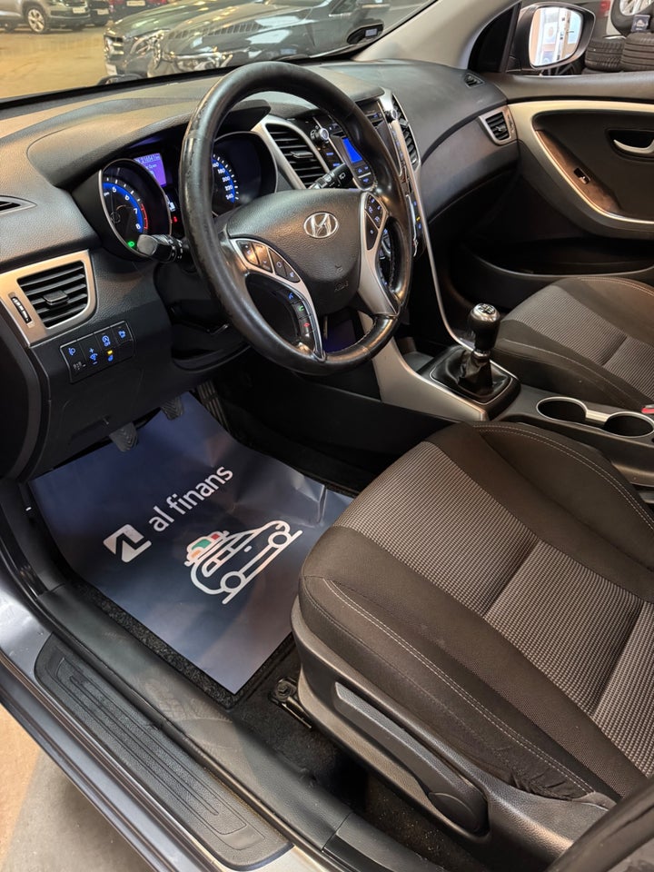 Hyundai i30 1,6 GDi Style Eco 5d