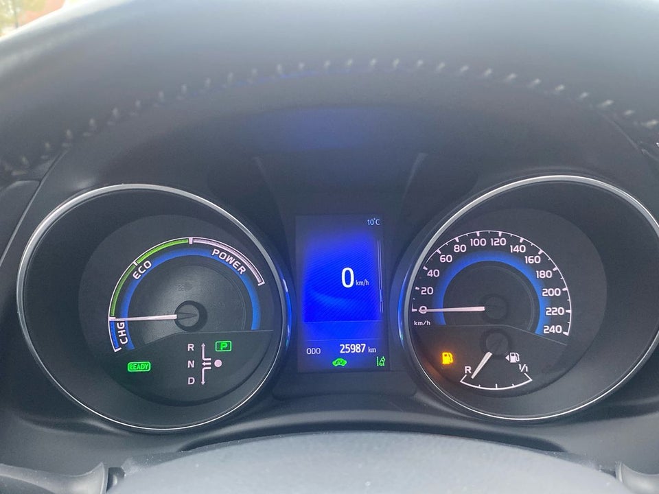 Toyota Auris 1,8 Hybrid Prestige CVT 5d