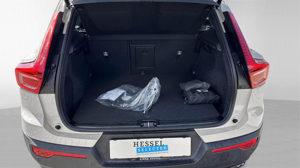 Volvo EX40 Extended Range Plus 5d