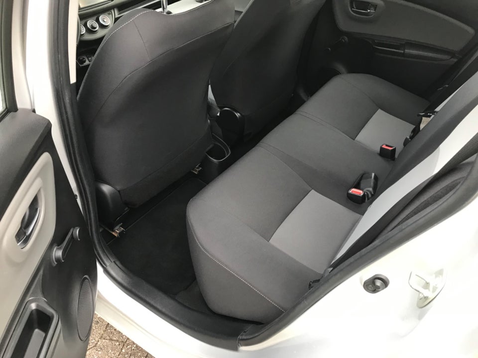 Toyota Yaris 1,0 VVT-i T2 5d