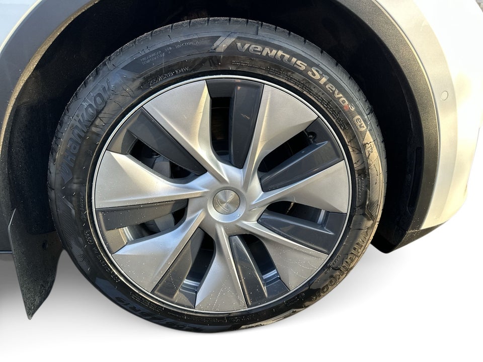 Tesla Model Y Long Range AWD 5d