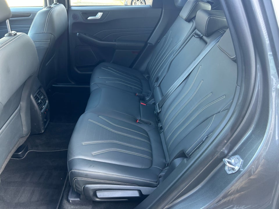 Ford Kuga 2,5 PHEV Vignale CVT 5d