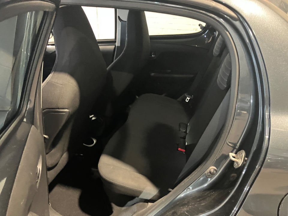 Peugeot 108 1,0 e-VTi 72 Infinity 5d