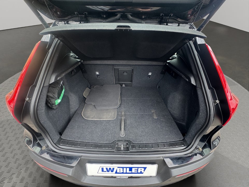 Volvo XC40 P6 ReCharge Core 5d