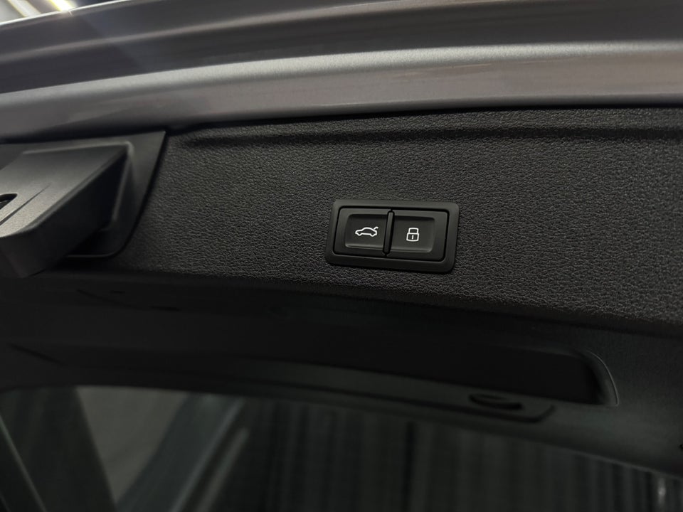 Audi A4 40 TDi S-line Avant S-tr. 5d