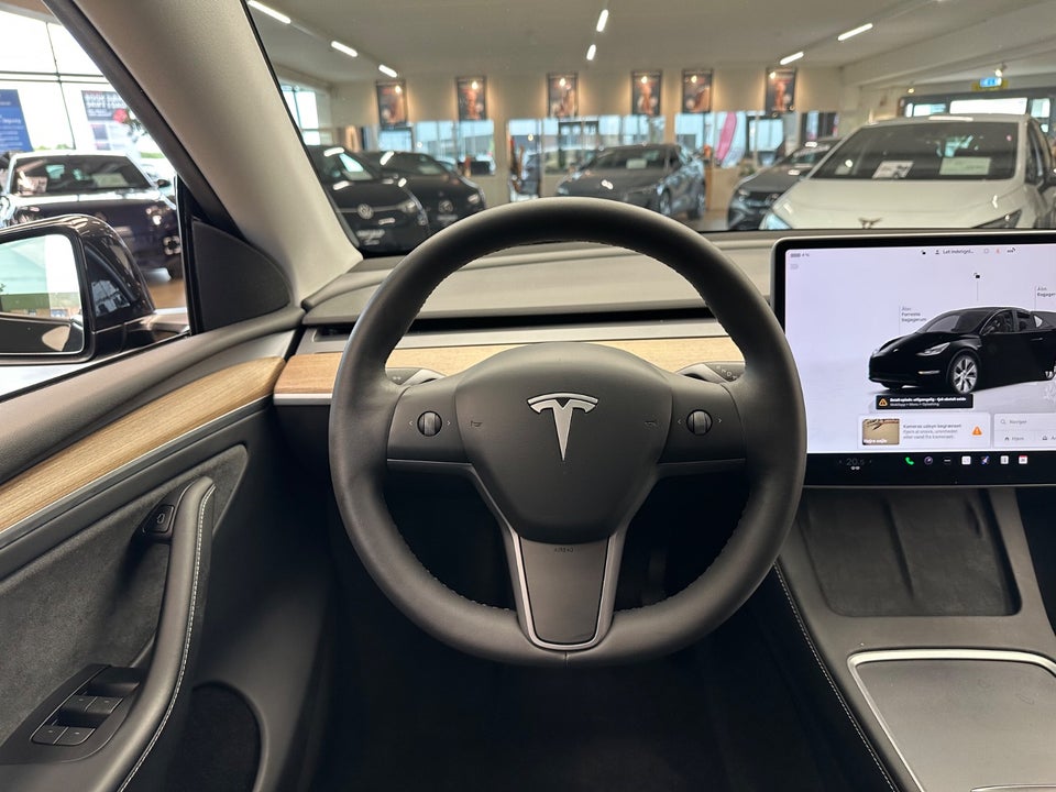 Tesla Model Y RWD 5d