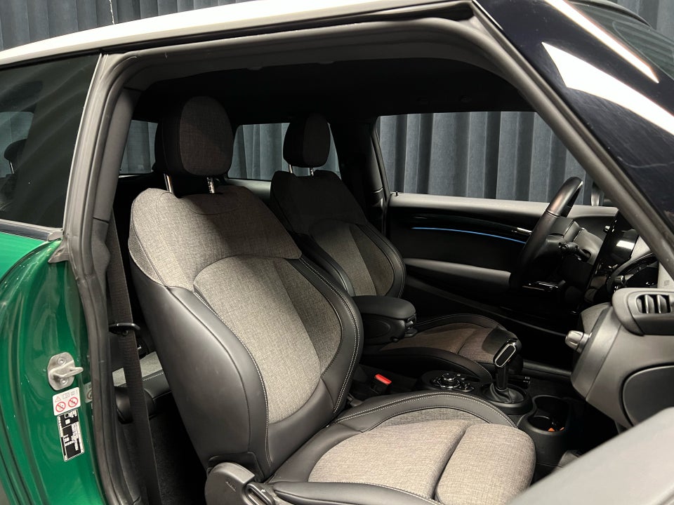 MINI Cooper SE Classic Trim 3d