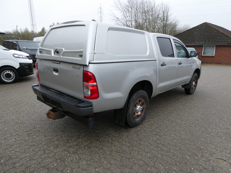 Toyota HiLux 2,5 D-4D 144 Db.Kab 4x4 T2 4d