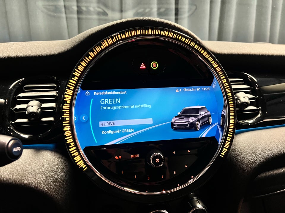 MINI Cooper SE Classic Trim 3d