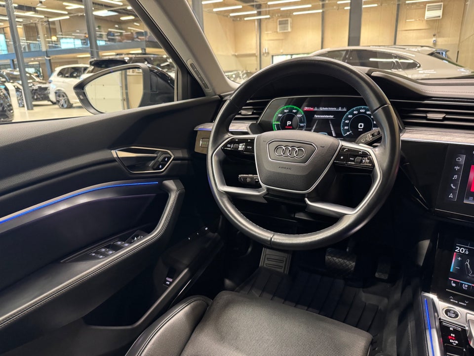 Audi e-tron 55 quattro 5d