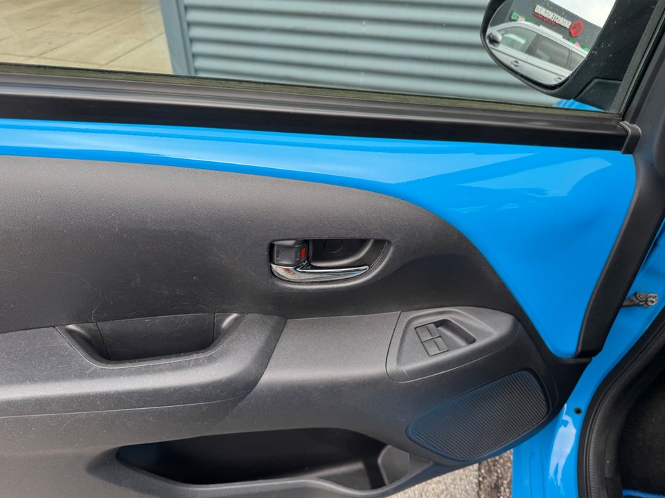 Toyota Aygo 1,0 VVT-i x-press 5d
