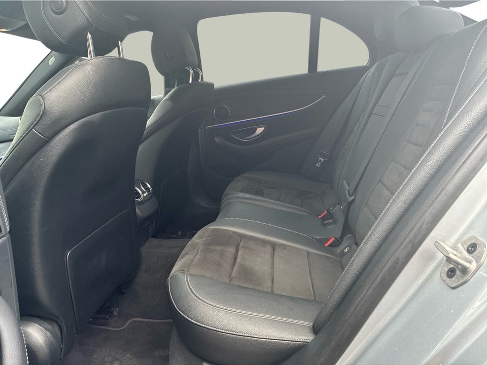 Mercedes E300 de 2,0 AMG Line aut. 4Matic 4d