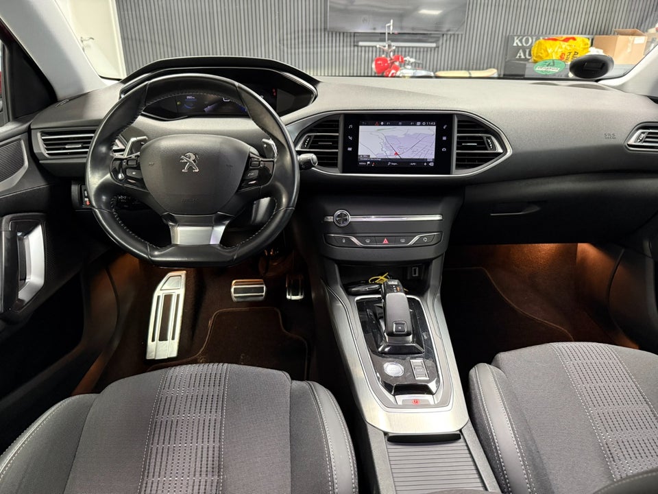 Peugeot 308 1,5 BlueHDi 130 Infinity 5d