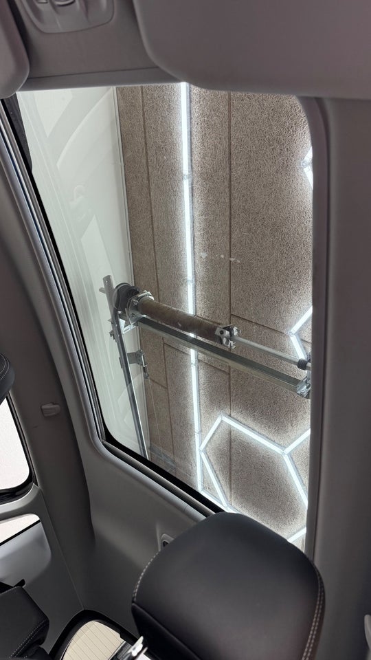 Peugeot 2008 1,2 PureTech 110 Allure Sky EAT6 5d