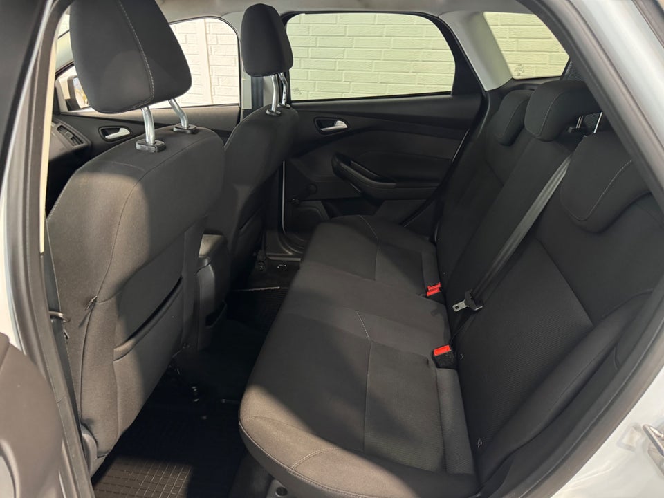 Ford Focus 1,5 TDCi 95 Business stc. 5d