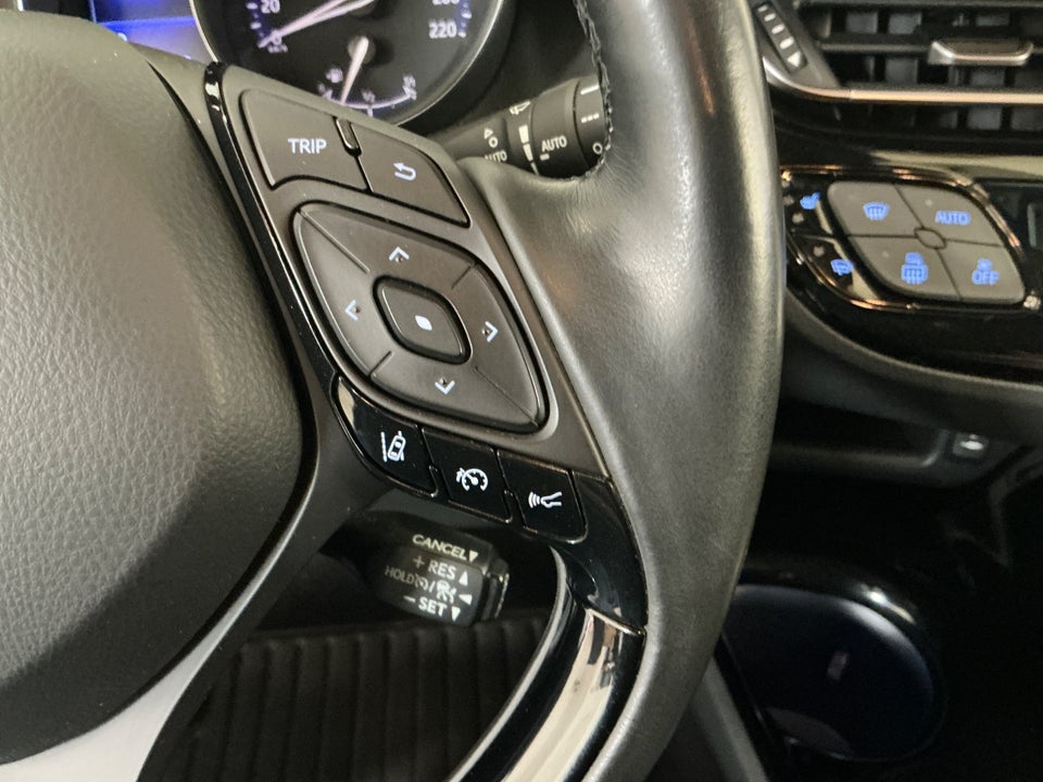 Toyota C-HR 1,8 Hybrid C-HIC CVT 5d