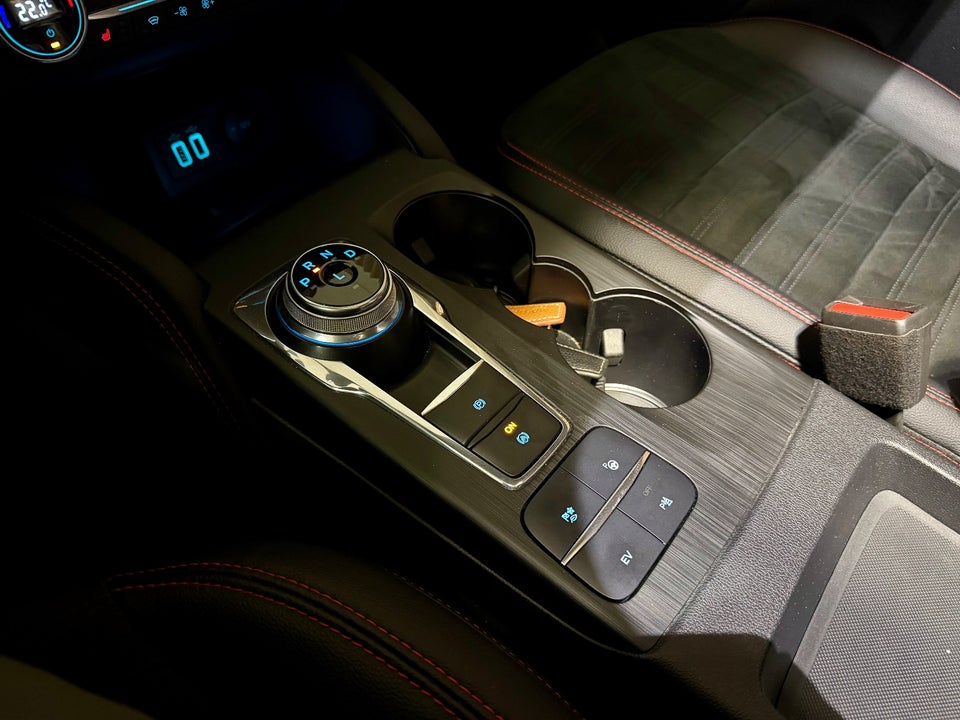 Ford Kuga 2,5 HEV ST-Line X CVT 5d