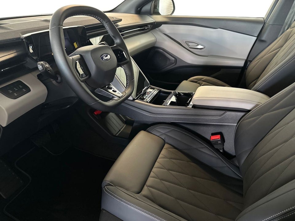 Ford Capri 84 Premium Extended Range AWD 5d