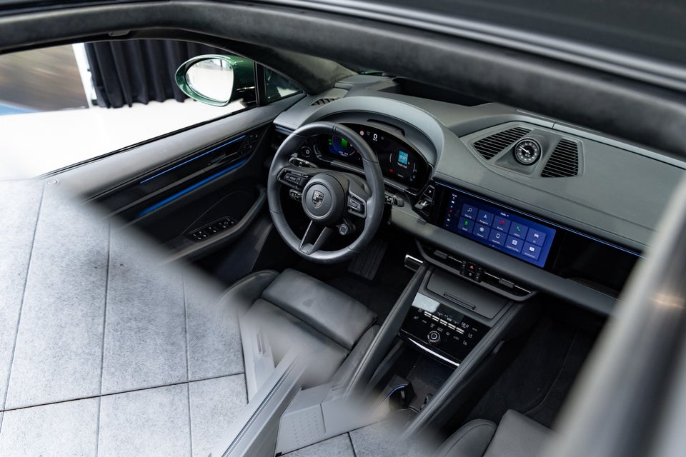 Porsche Macan Turbo 5d