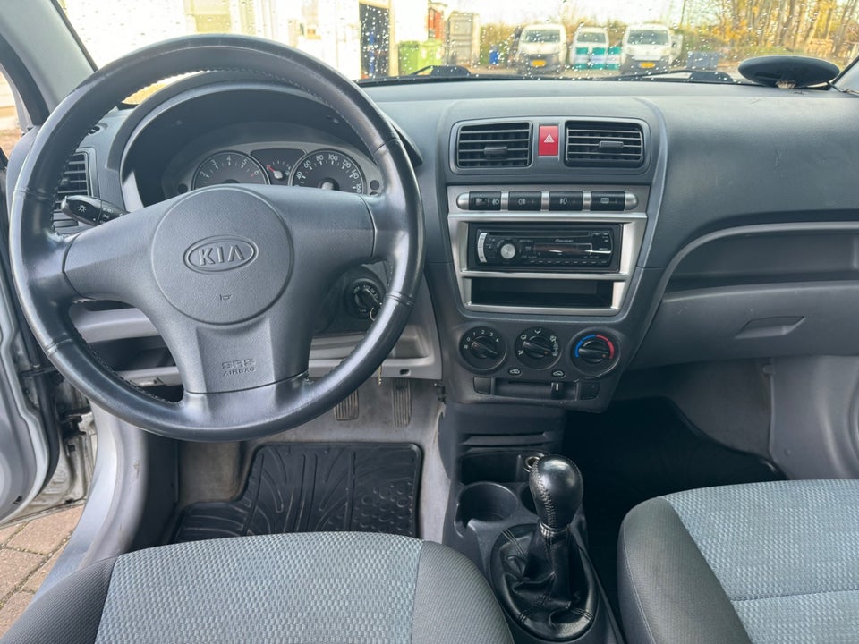 Kia Picanto 1,0 EX 5d