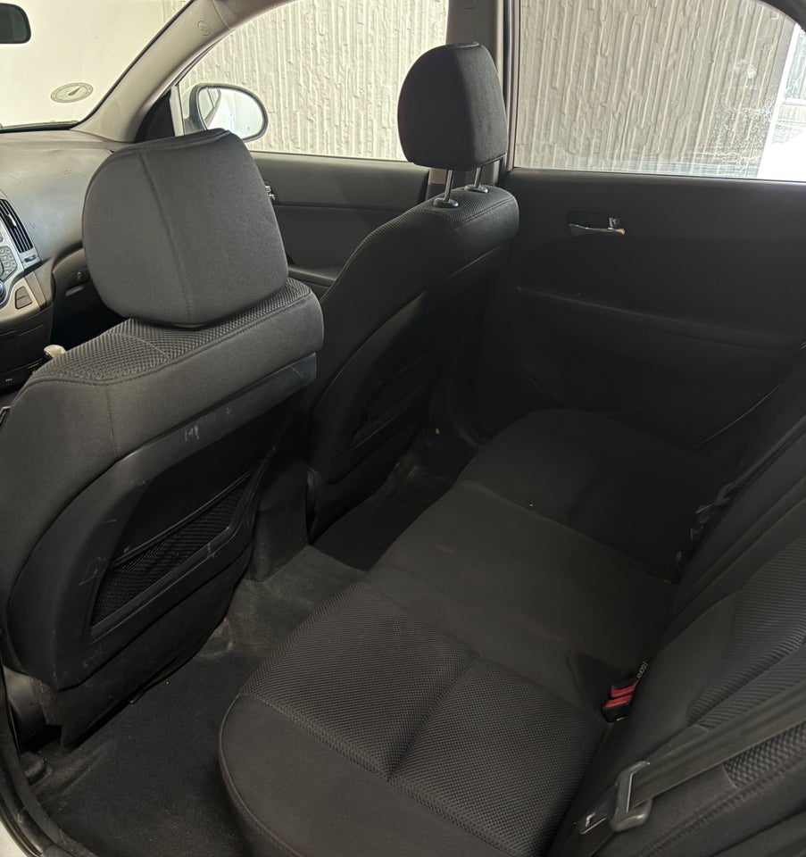 Hyundai i30 1,6 CRDi 115 Classic CW 5d
