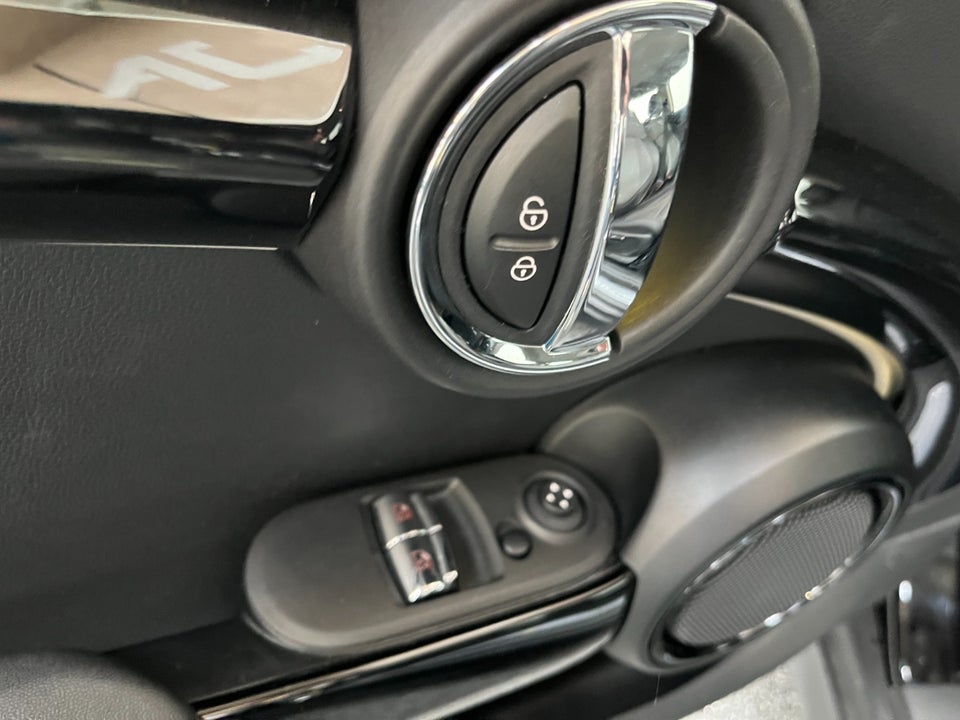 MINI Cooper SE Classic Trim 3d