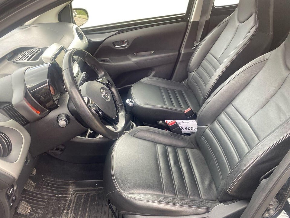 Toyota Aygo 1,0 VVT-i x-black 5d