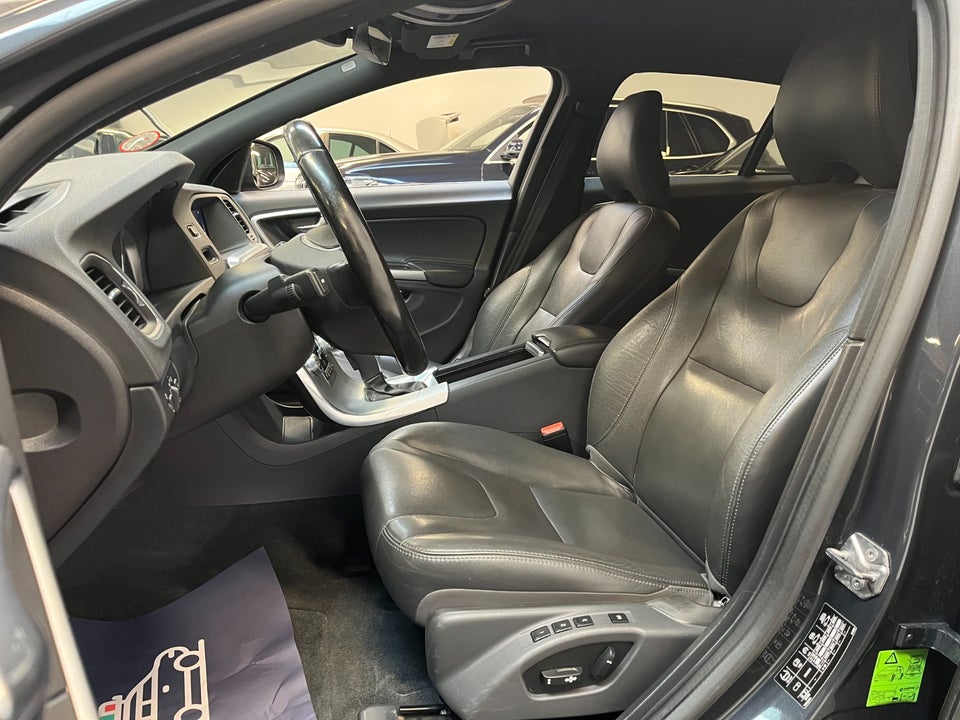 Volvo V60 2,0 D4 190 Summum aut. 5d