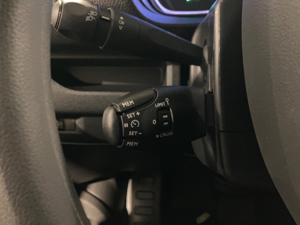 Peugeot e-Expert 50 L2 Plus Van