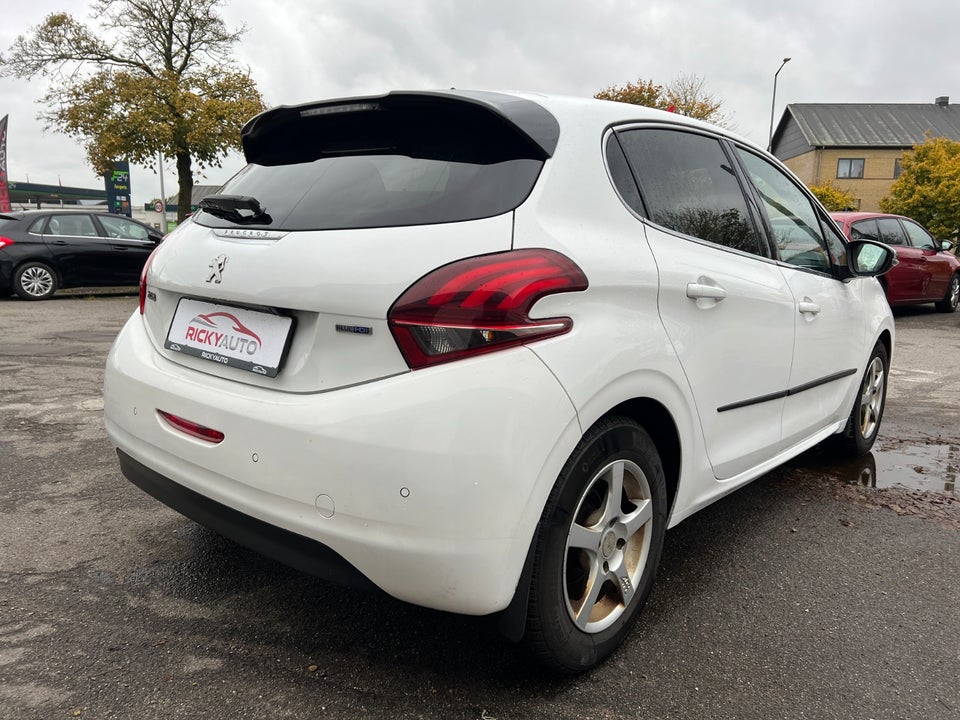 Peugeot 208 1,6 BlueHDi 100 Desire 5d