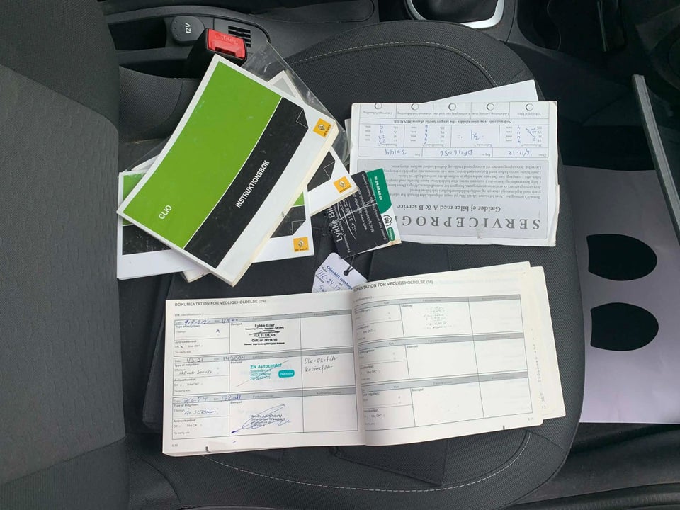 Renault Clio III 1,2 16V Authentique Sport Tourer 5d