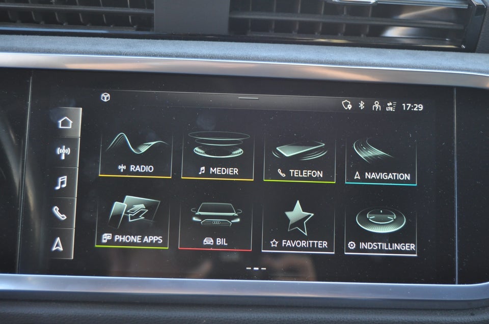 Audi Q3 45 TFSi e Attitude plus S-tr. 5d