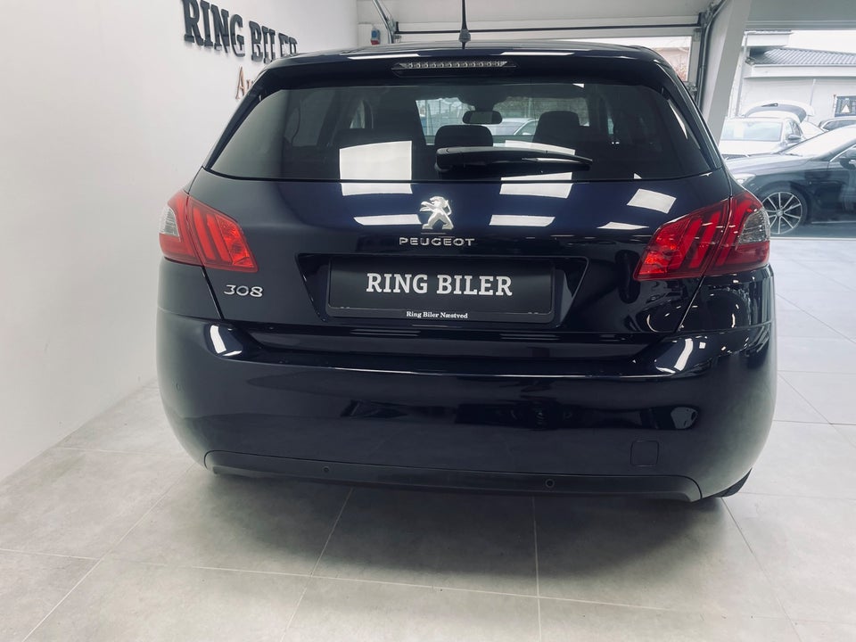 Peugeot 308 1,2 PureTech 130 Allure Sky 5d