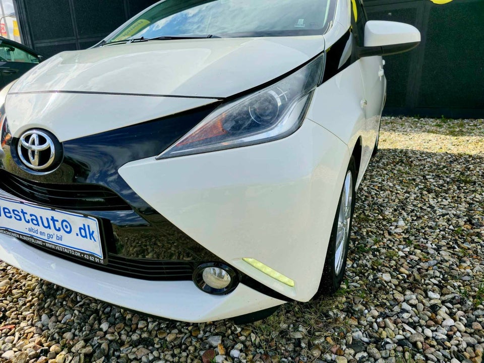 Toyota Aygo 1,0 VVT-i x-wave 5d