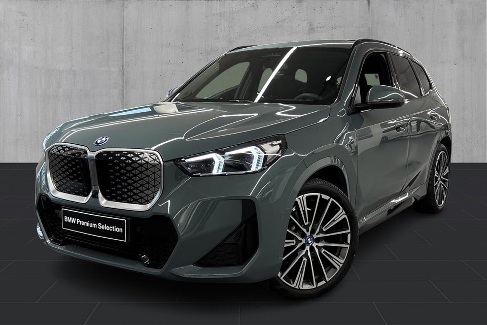 BMW iX1 xDrive30 Fully Charged 5d