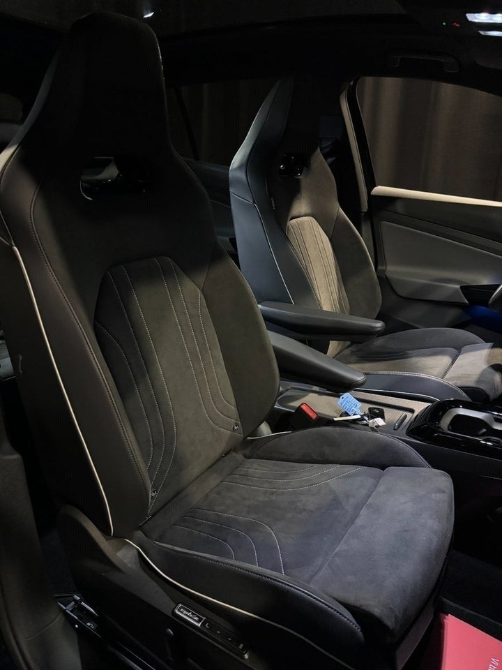 VW ID.4 77 Pro Performance Van 5d