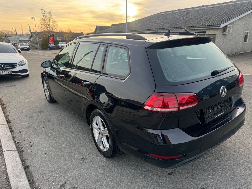 VW Golf VII 1,6 TDi 115 Trendline DSG 5d