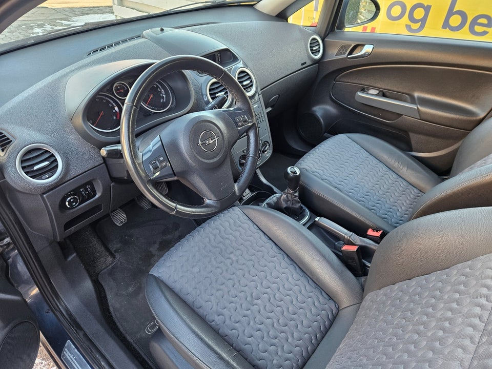 Opel Corsa 1,4 16V Cosmo 5d